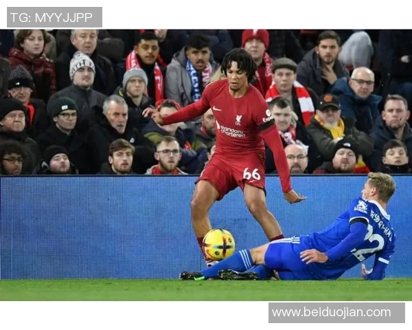 足总杯精彩对决利物浦狂胜那不勒斯乌龙球引爆全场热情