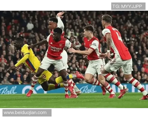 德甲精彩对决曼城与利物浦战成平局帽子戏法引发全场热潮解析